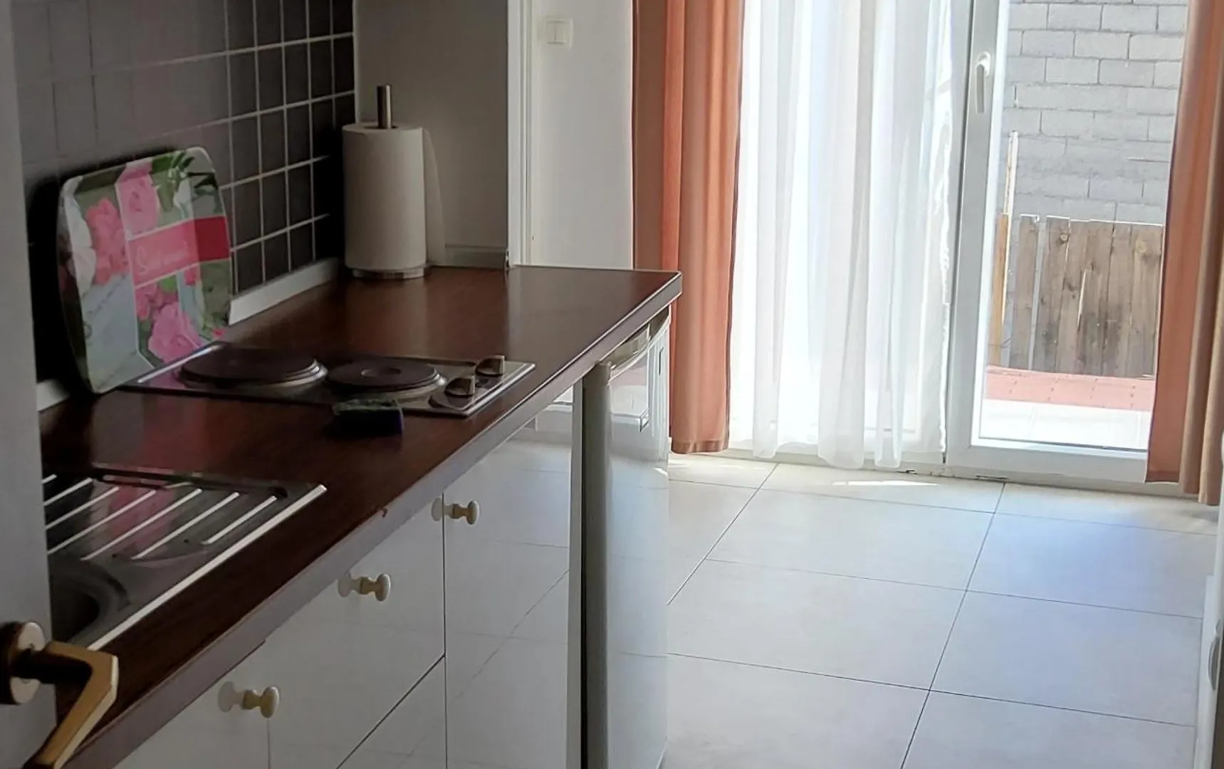 Appealing Apartment 8 Sleeps 3 Guests سبليت